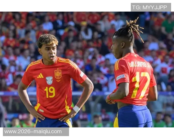 约克雷斯荣膺欧国联最佳射手奖杯以9球领跑射手榜展现卓越实力